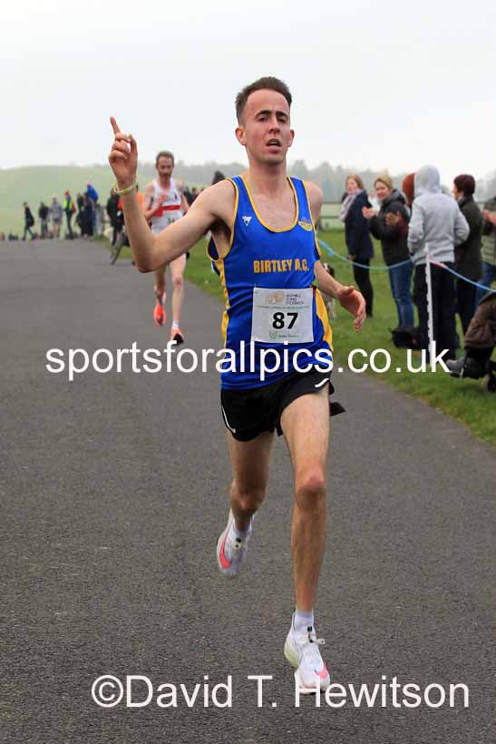 Senior Mens and Senior Womens 2022 Heaton Memorial 10k Road Race, Newcastle Town Moor.  Photo: David T. Hewitson/Sports for All Pics